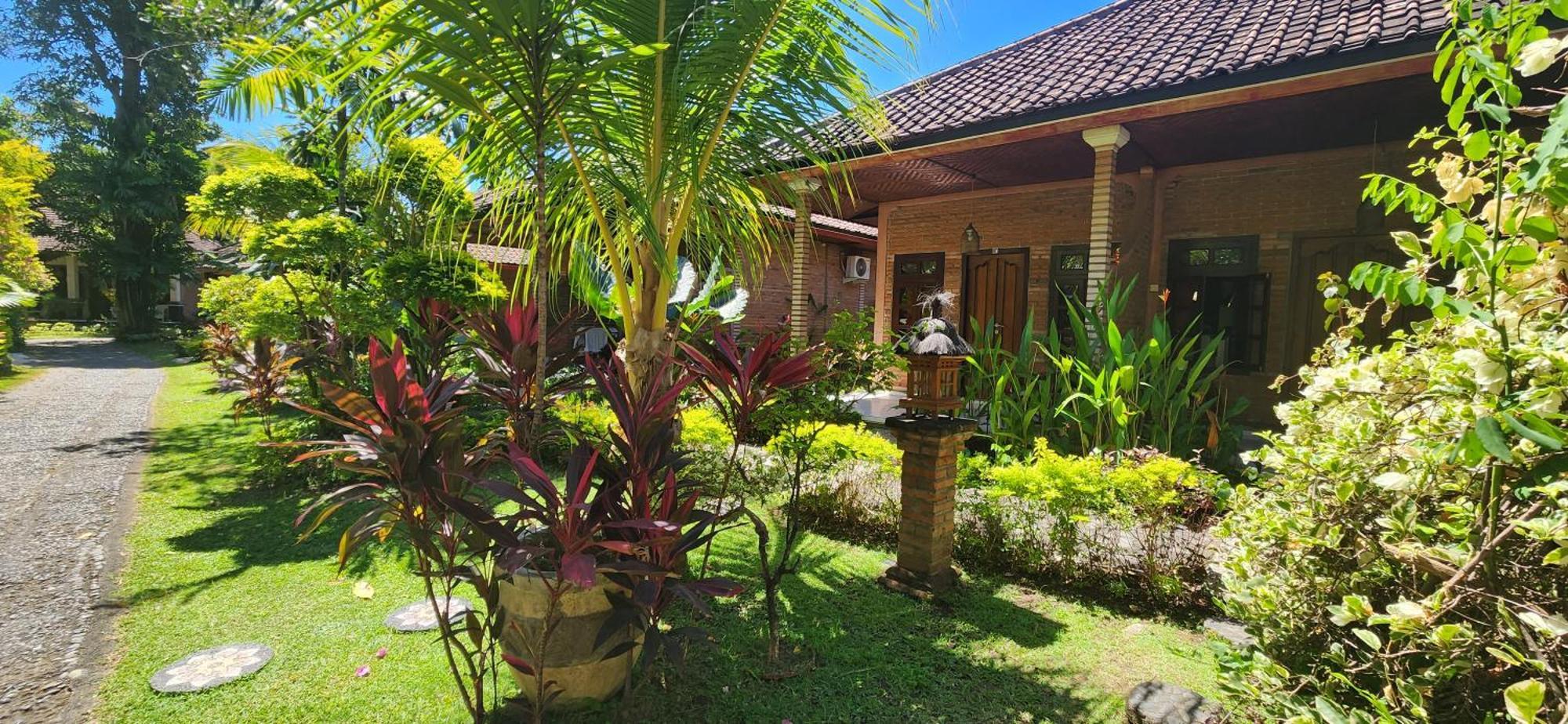 Rambutan Hotel Lovina Екстериор снимка