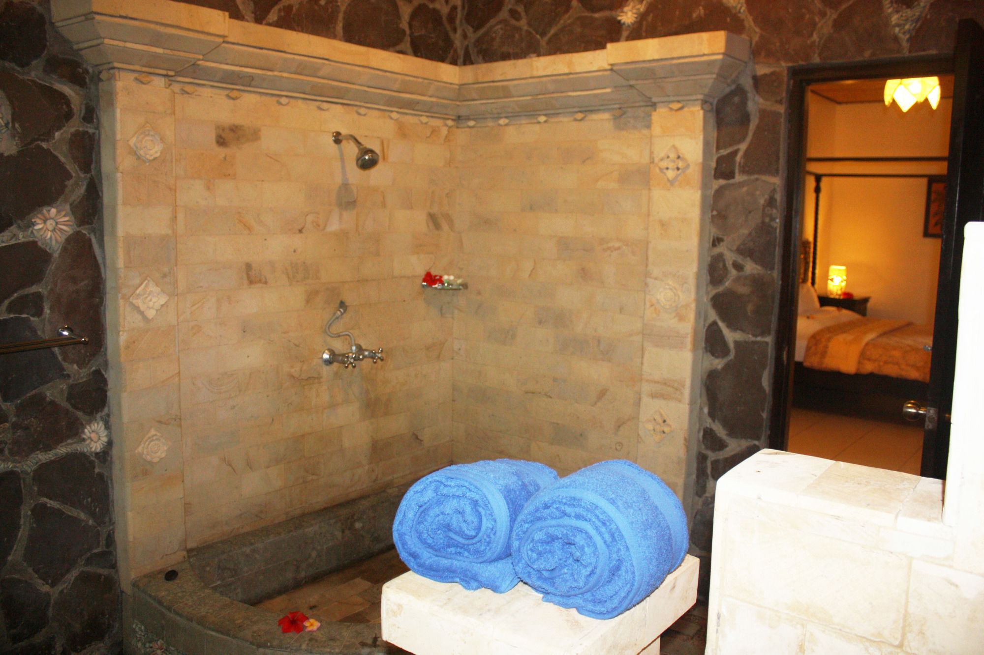 Rambutan Hotel Lovina Екстериор снимка