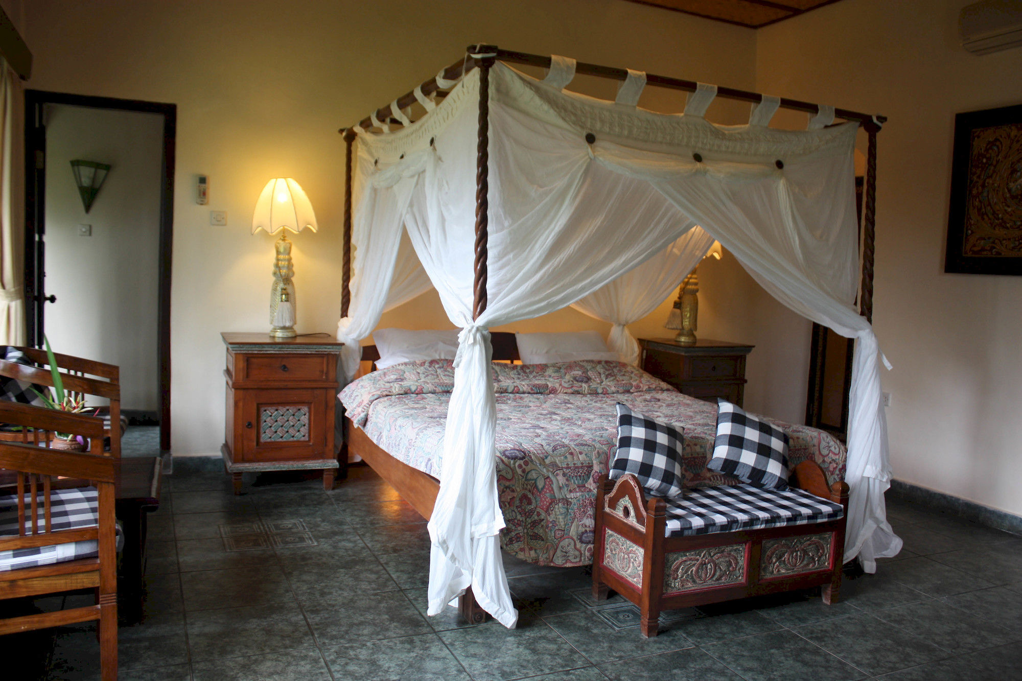 Rambutan Hotel Lovina Екстериор снимка